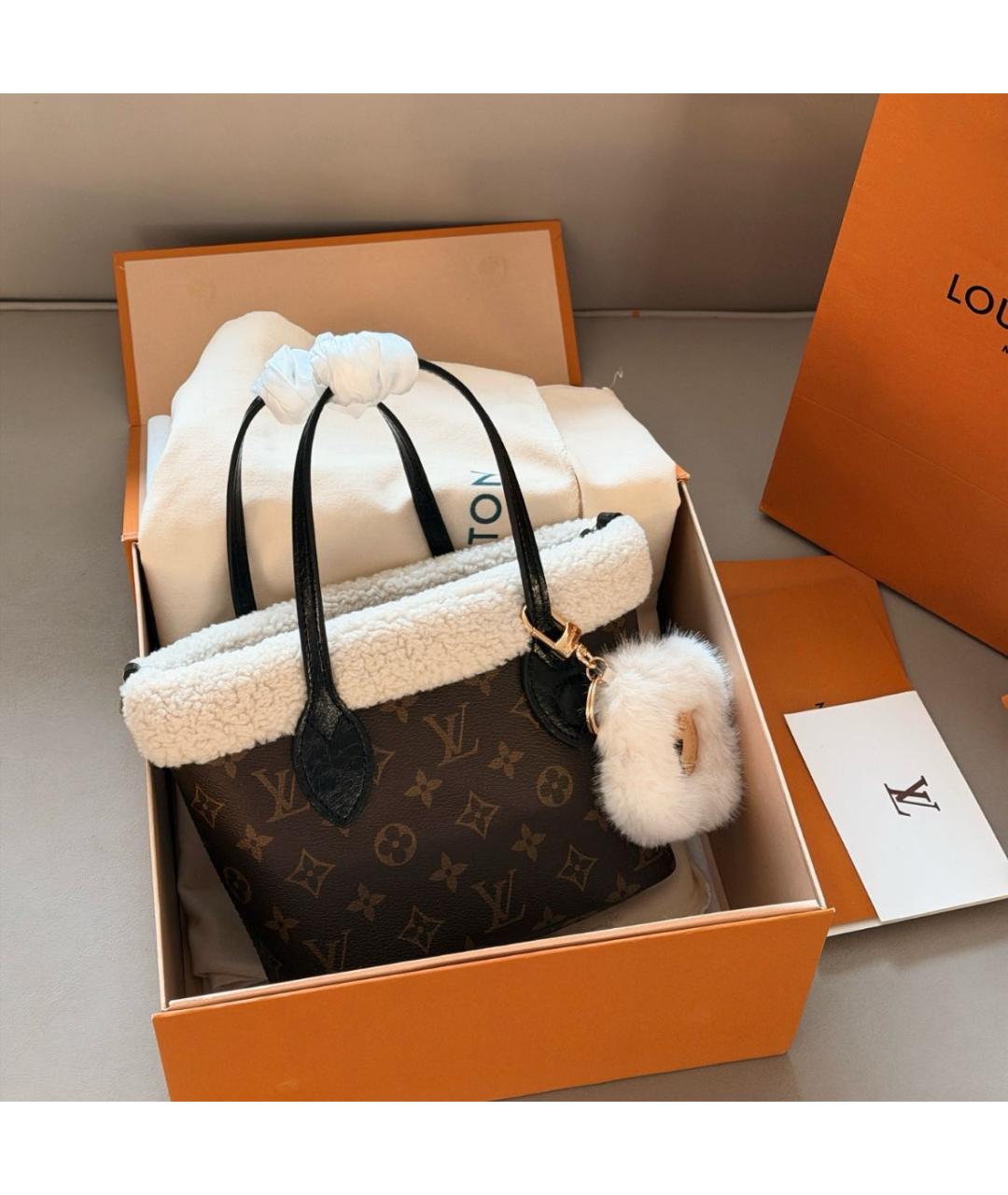 LOUIS VUITTON Коричневая сумка с короткими ручками, фото 2