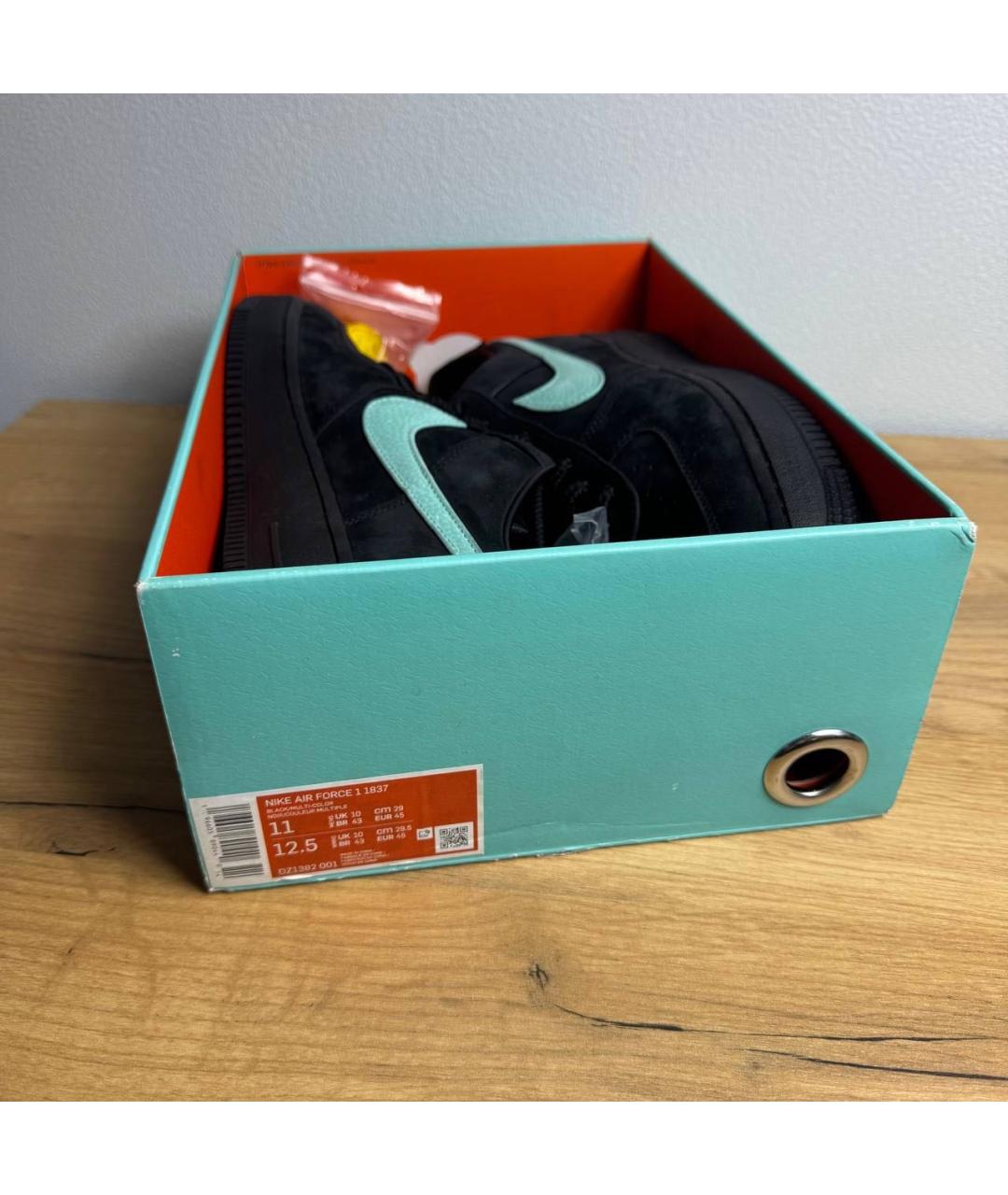 TIFFANY&CO Черные замшевые низкие кроссовки / кеды, фото 5