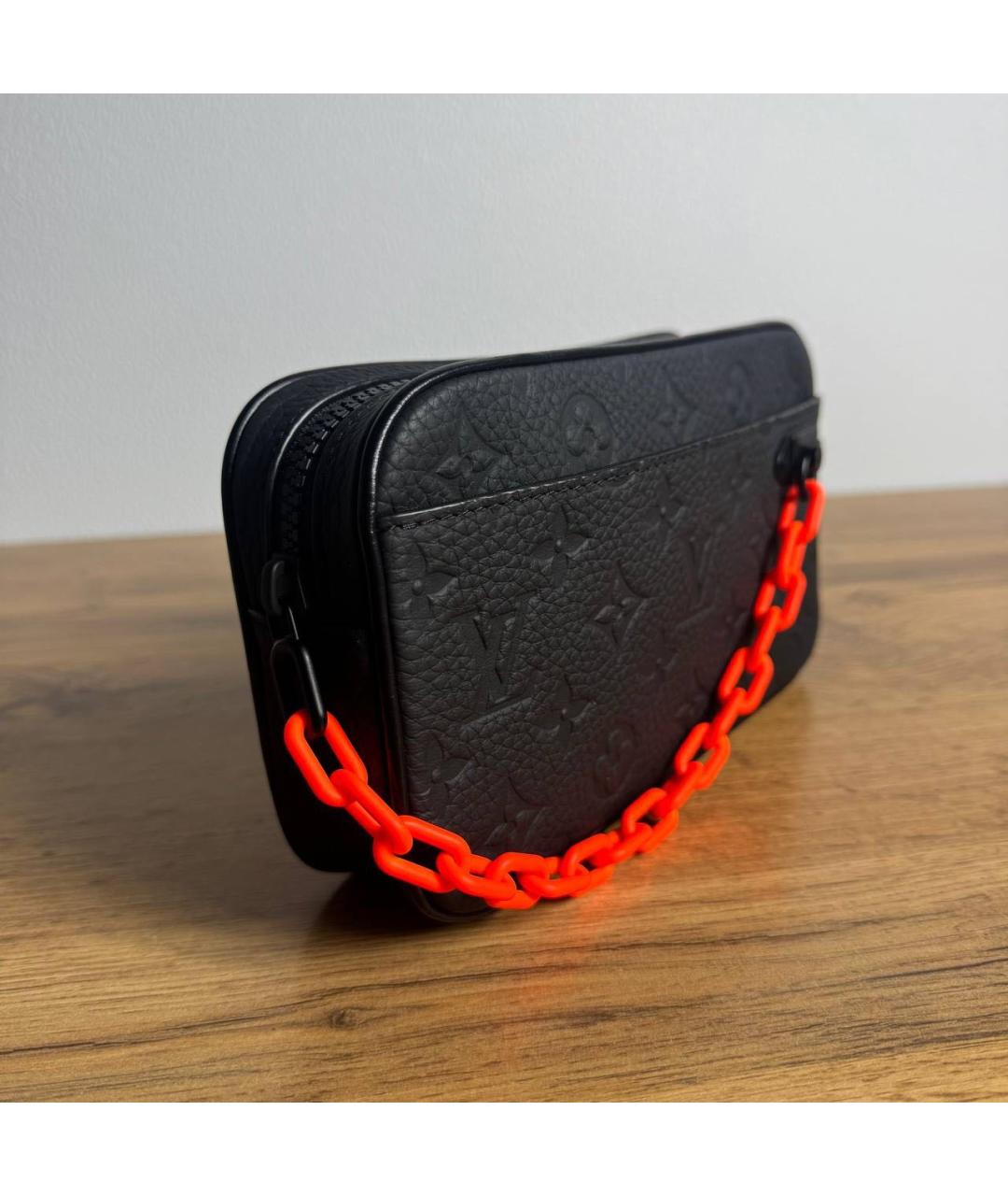 LOUIS VUITTON Черная кожаная поясная сумка, фото 5