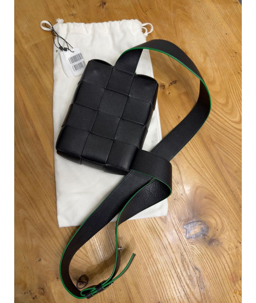 BOTTEGA VENETA Черная кожаная сумка на плечо, фото 3