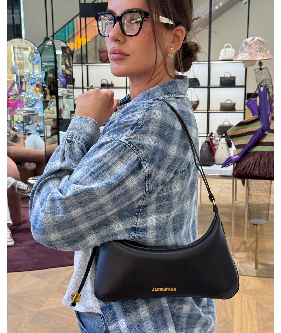 JACQUEMUS Черная кожаная сумка с короткими ручками, фото 4