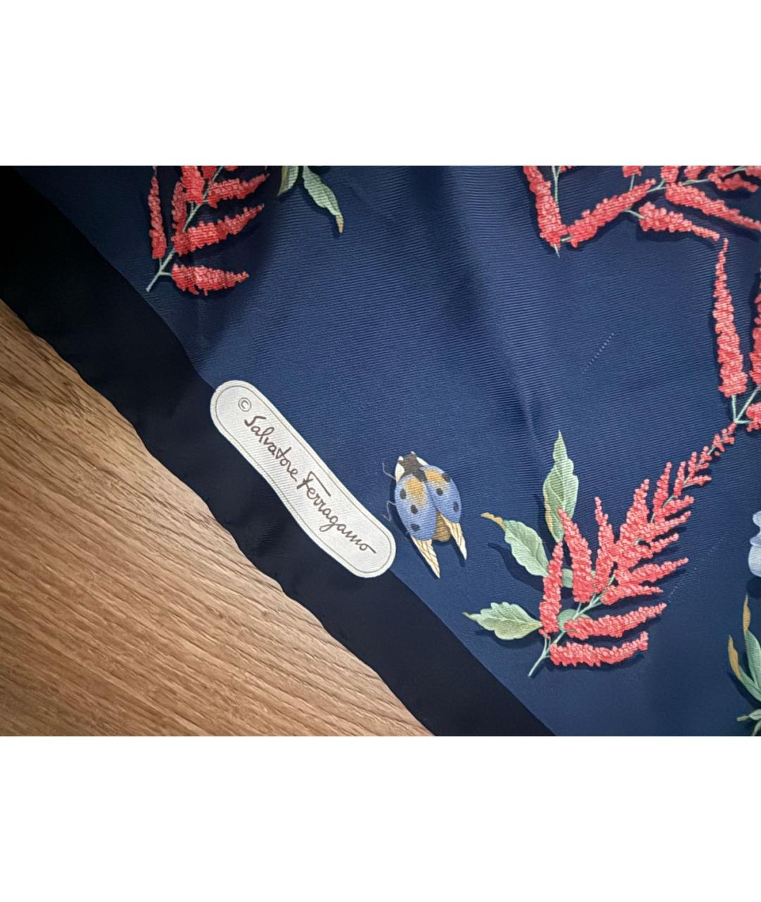 FERRAGAMO Темно-синий шелковый платок, фото 3