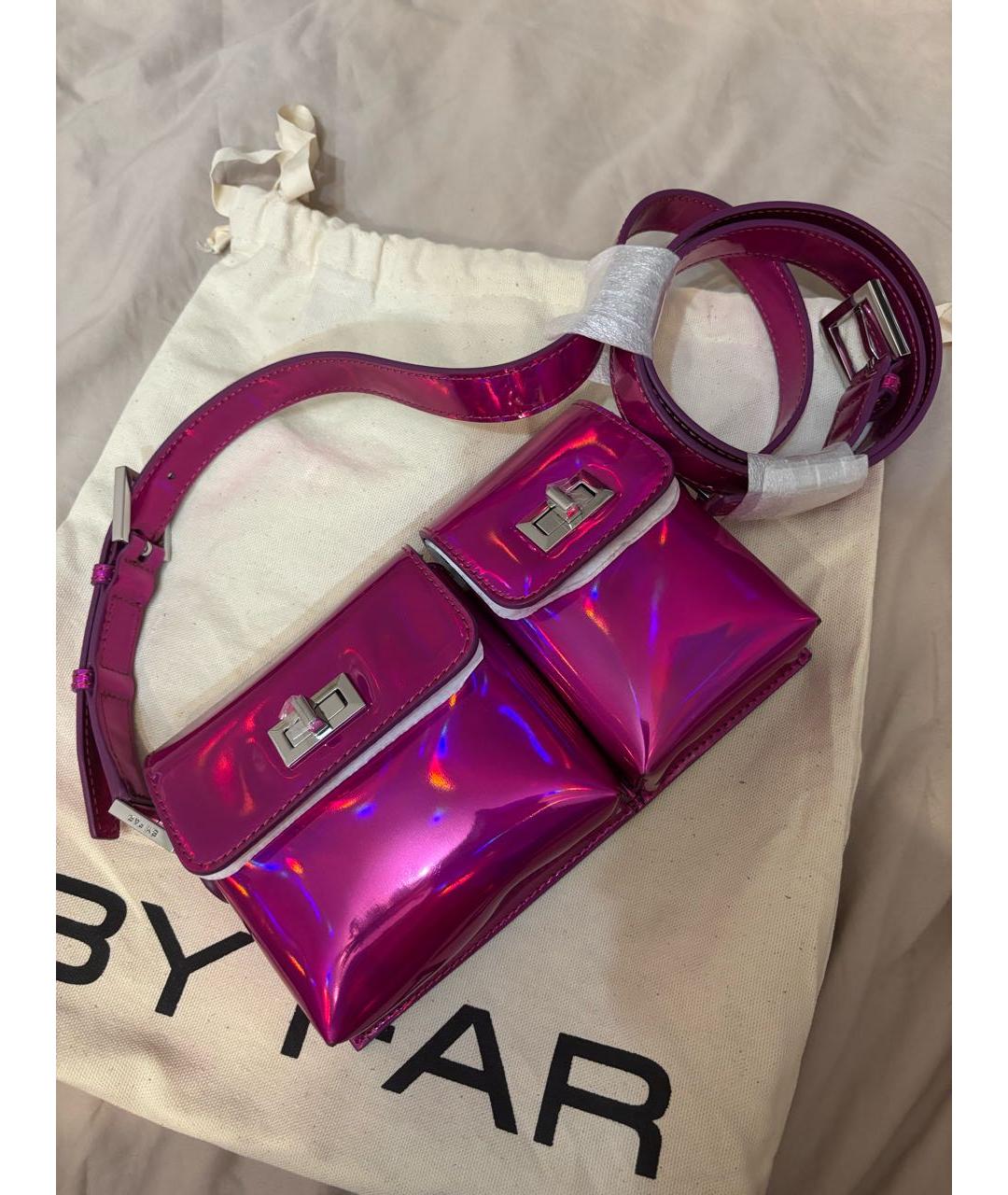 BY FAR Фуксия сумка через плечо из лакированной кожи, фото 5