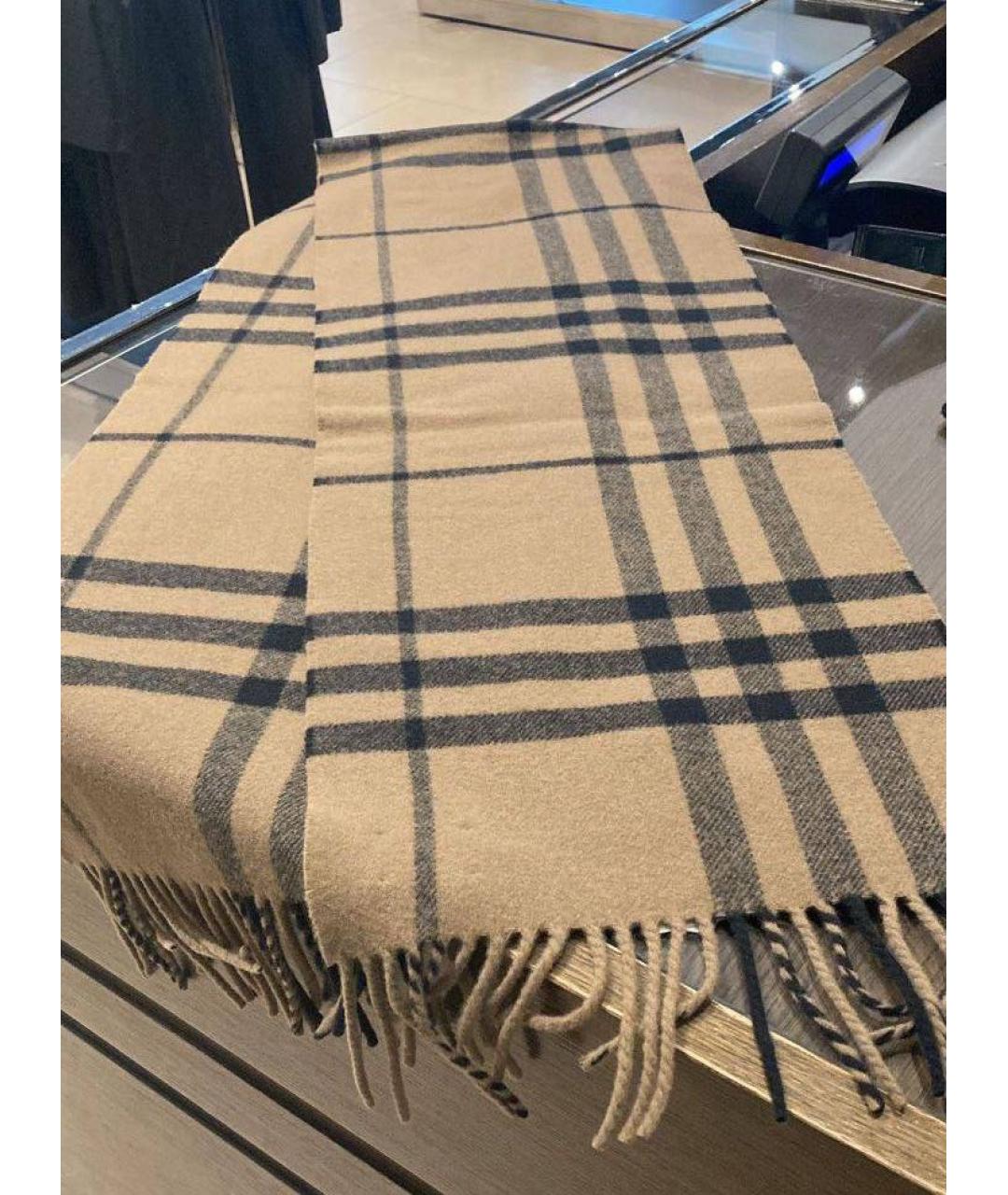 BURBERRY Бежевый шерстяной шарф, фото 4