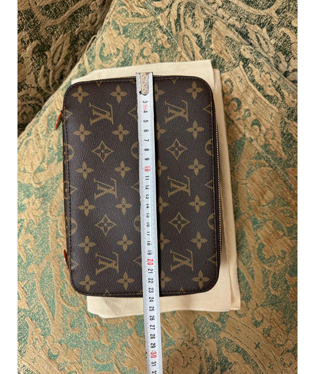 LOUIS VUITTON Коричневая косметичка, фото 6