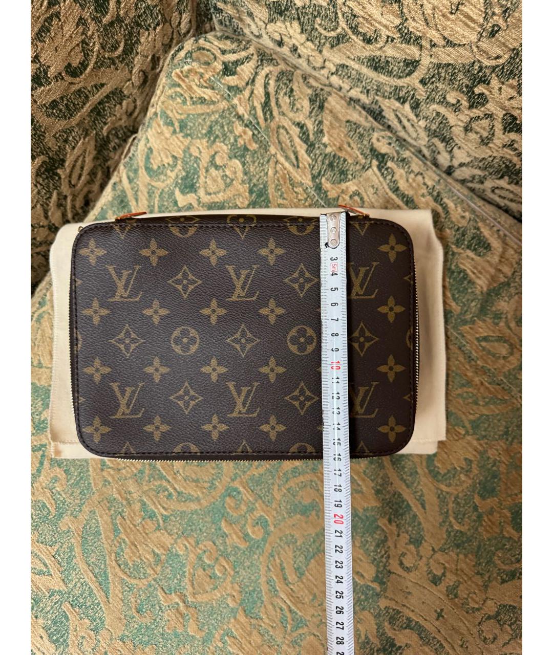 LOUIS VUITTON Коричневая косметичка, фото 7