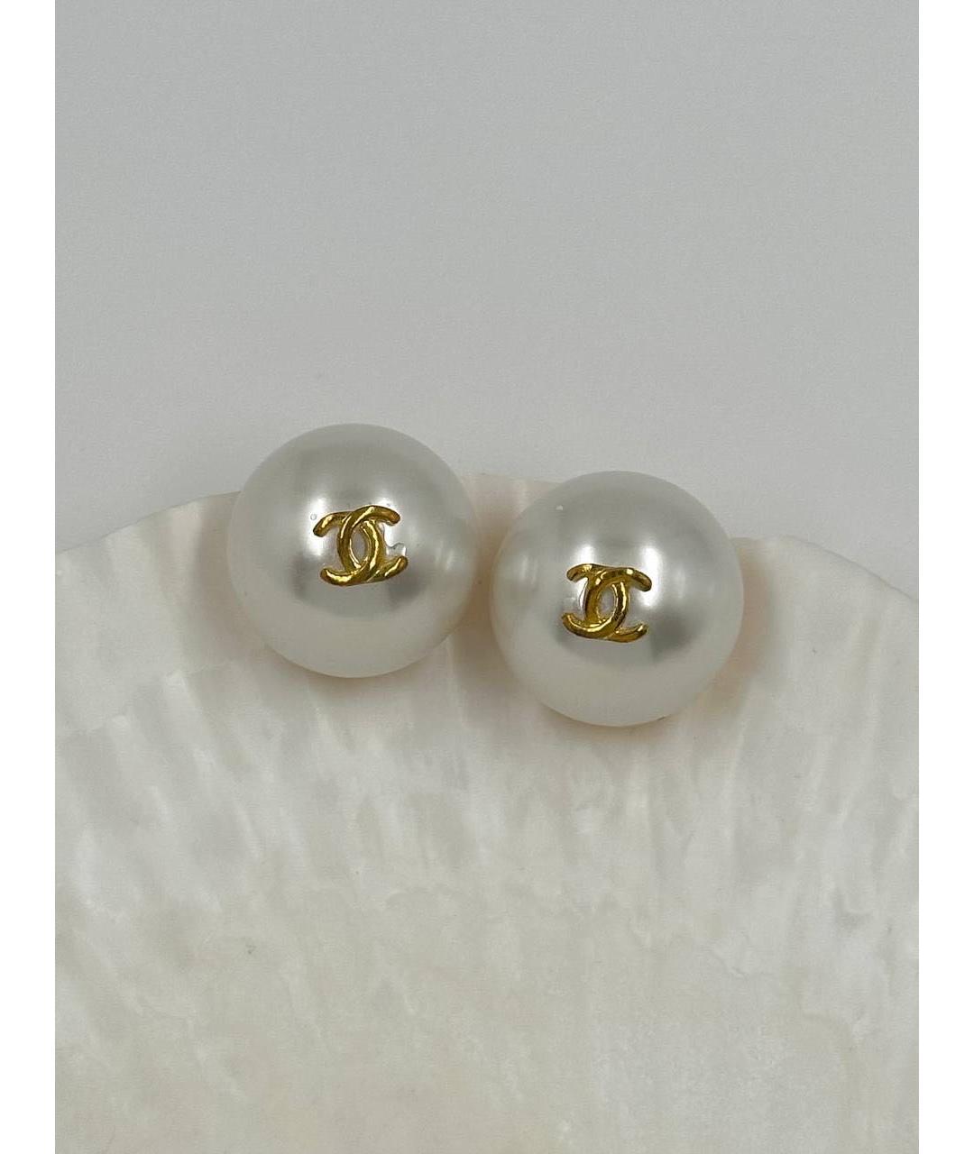 CHANEL Белые пластиковые клипсы, фото 9