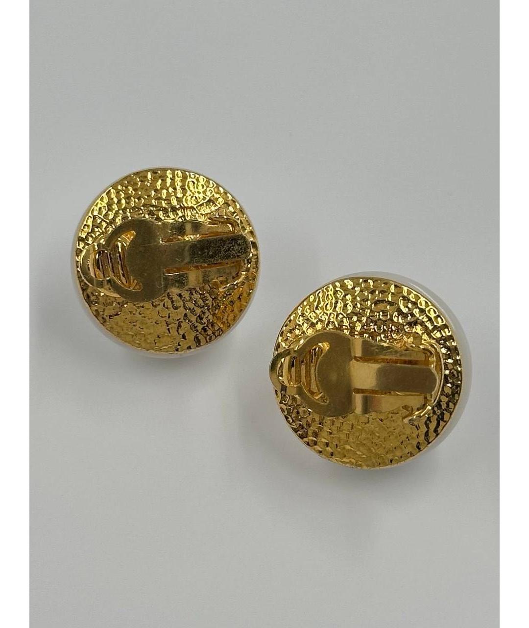 CHANEL Белые пластиковые клипсы, фото 5