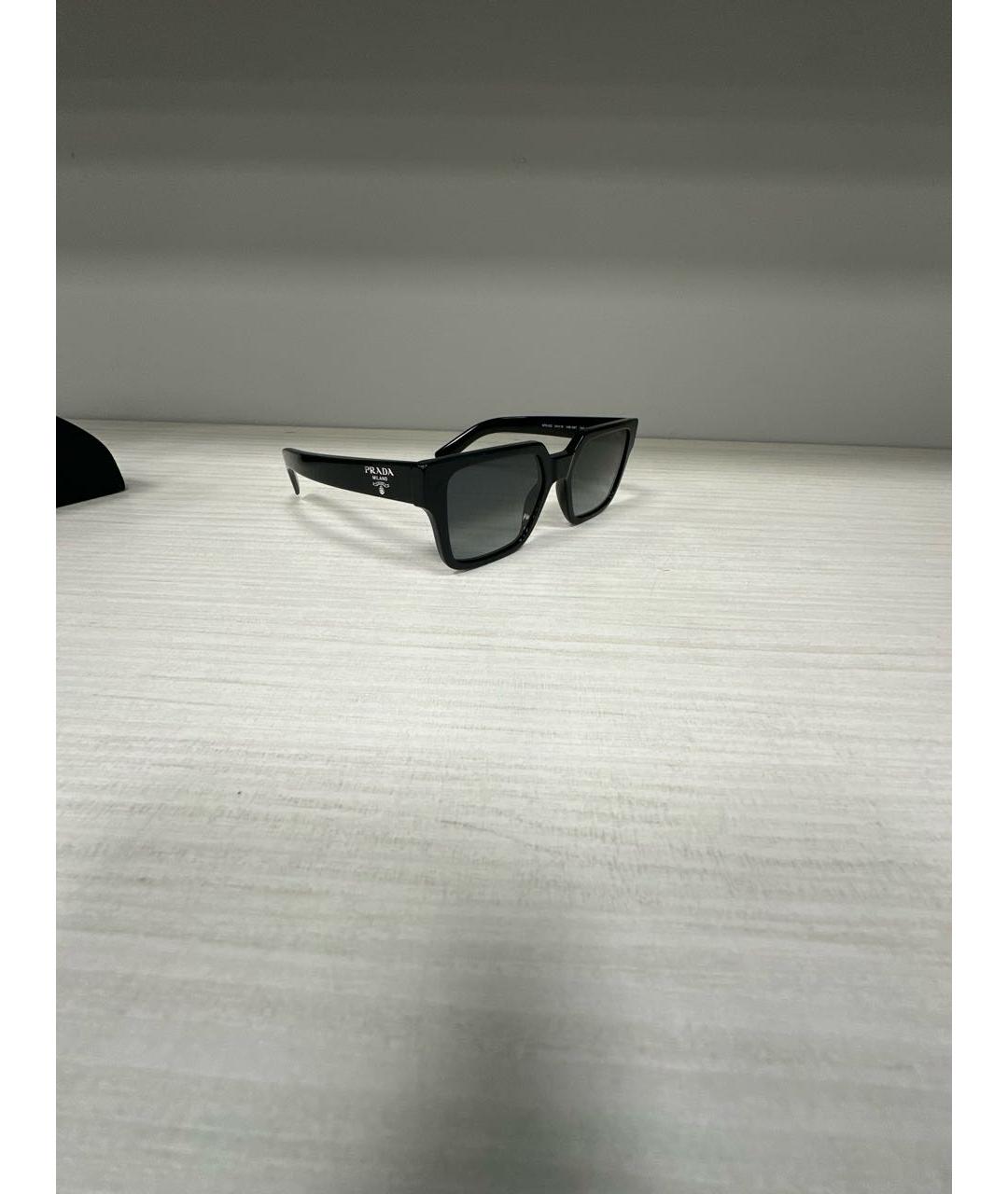 PRADA Черные пластиковые солнцезащитные очки, фото 2