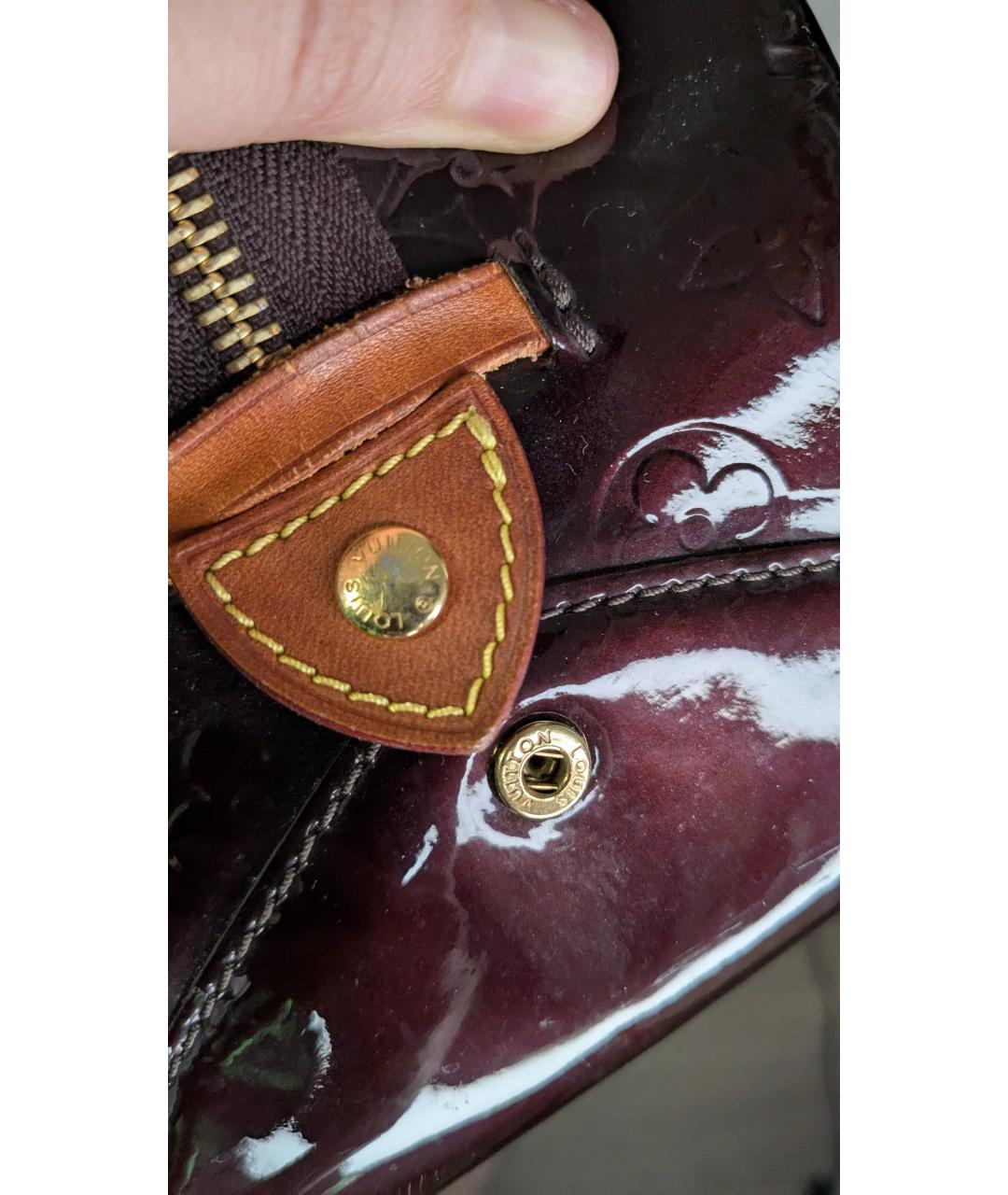 LOUIS VUITTON Бордовая сумка с короткими ручками из лакированной кожи, фото 7