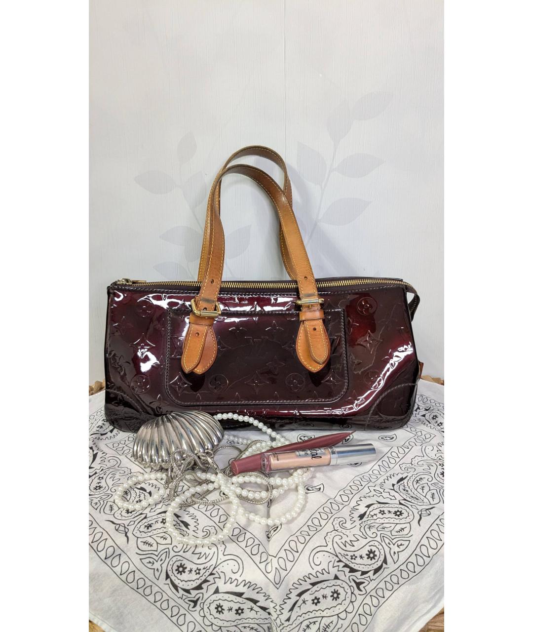 LOUIS VUITTON Бордовая сумка с короткими ручками из лакированной кожи, фото 9