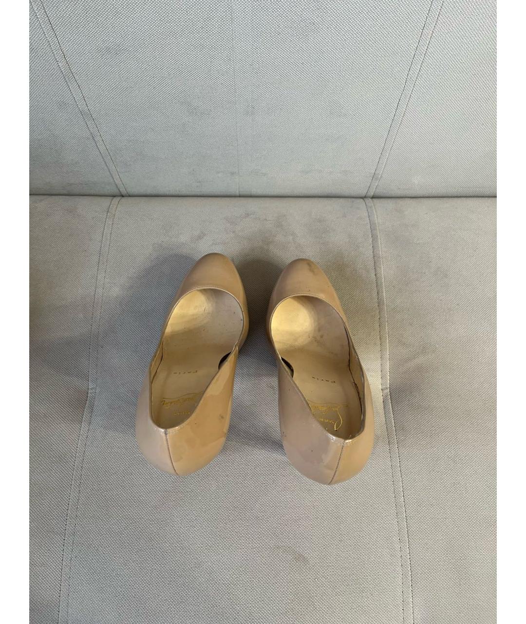 CHRISTIAN LOUBOUTIN Бежевые туфли из лакированной кожи, фото 3