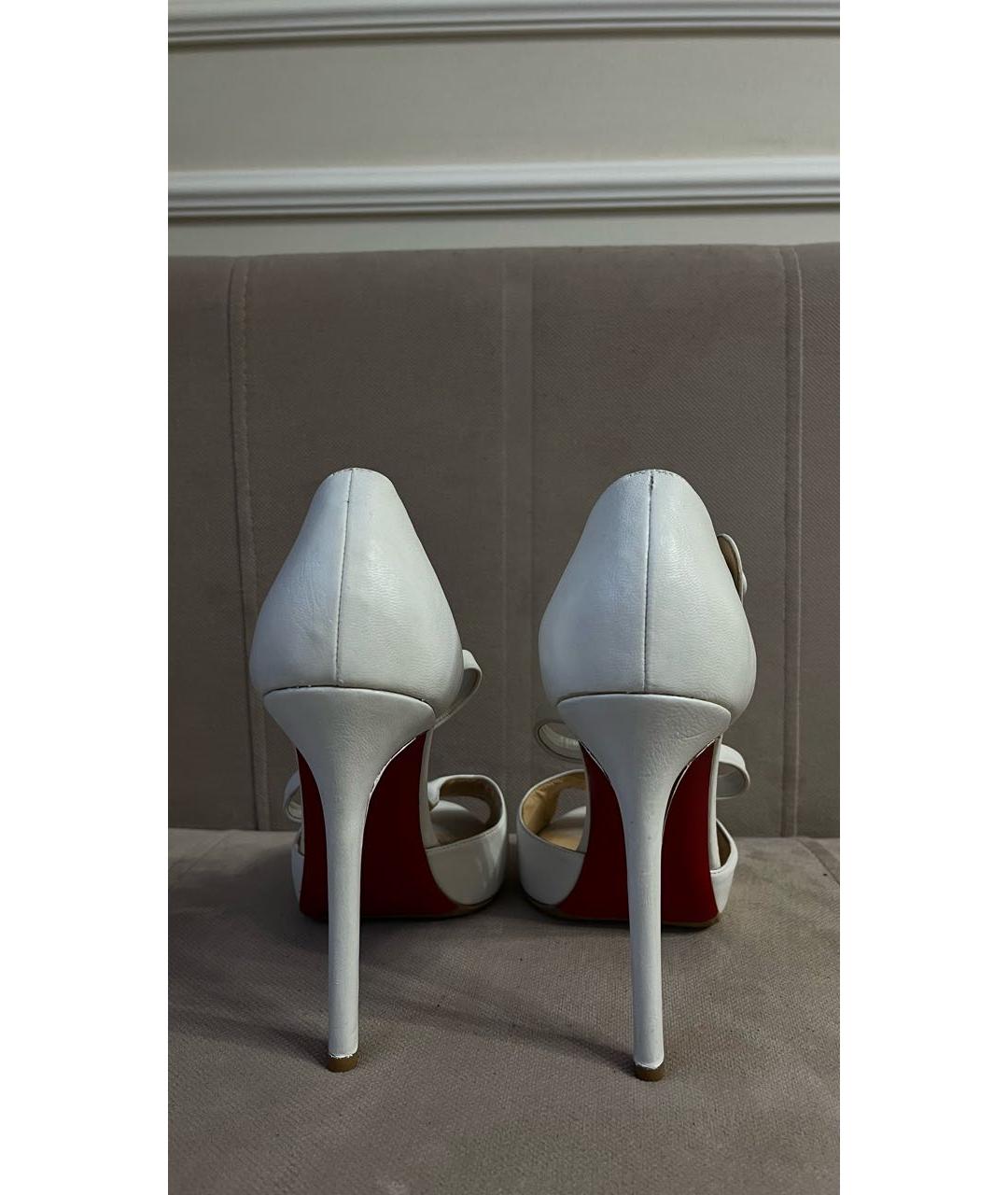 CHRISTIAN LOUBOUTIN Белые кожаные босоножки, фото 4