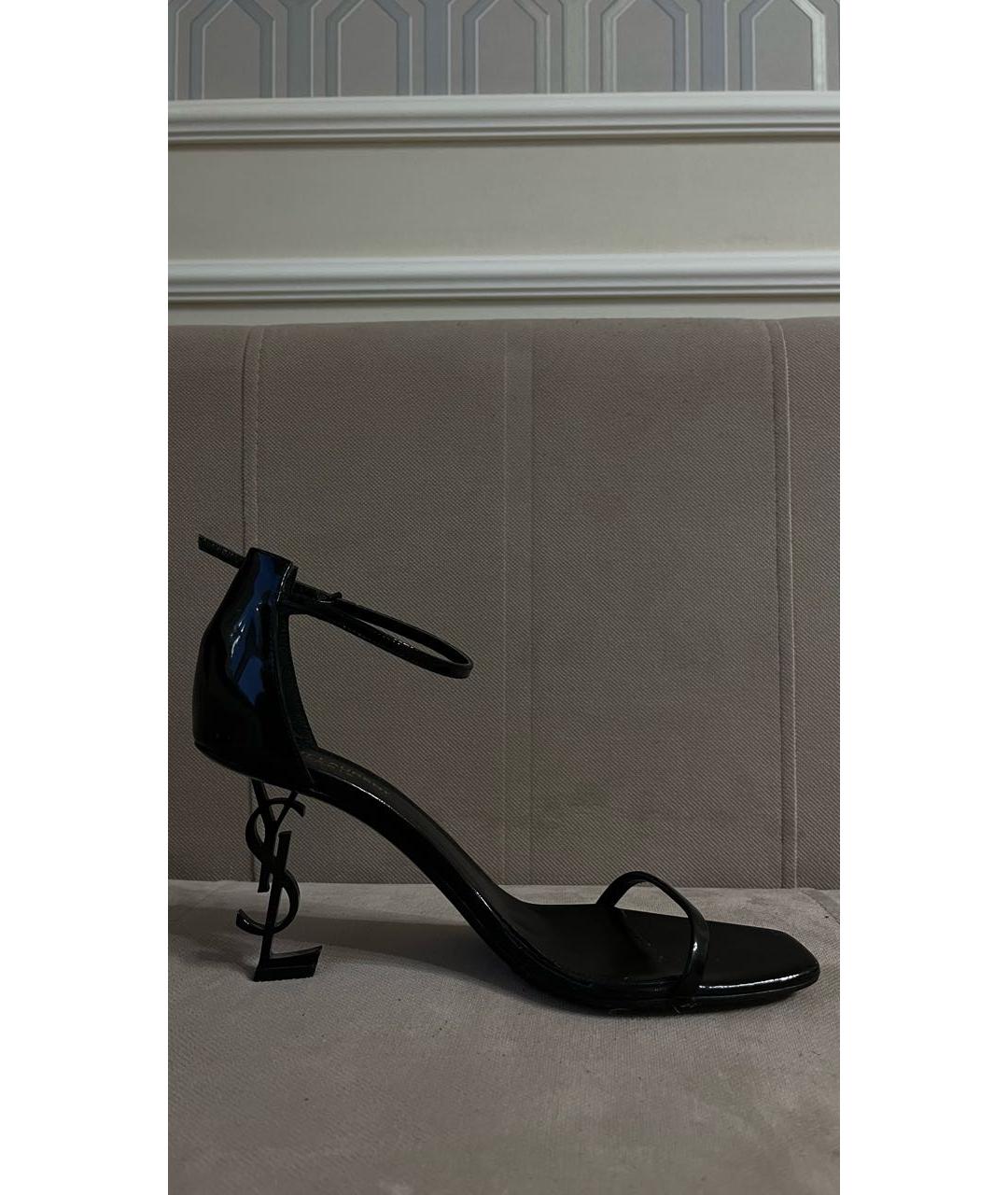 SAINT LAURENT Черные босоножки из лакированной кожи, фото 5