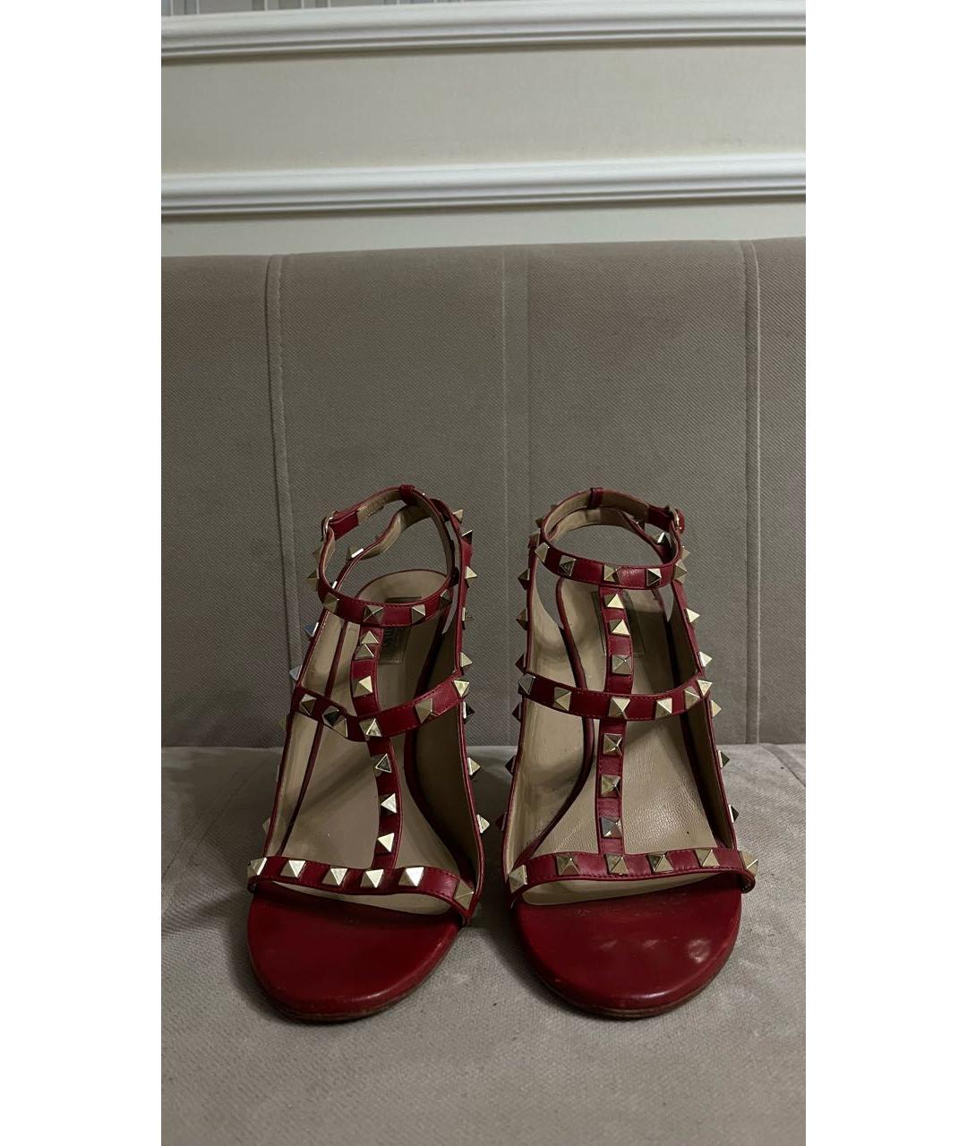 VALENTINO Красные кожаные босоножки, фото 2