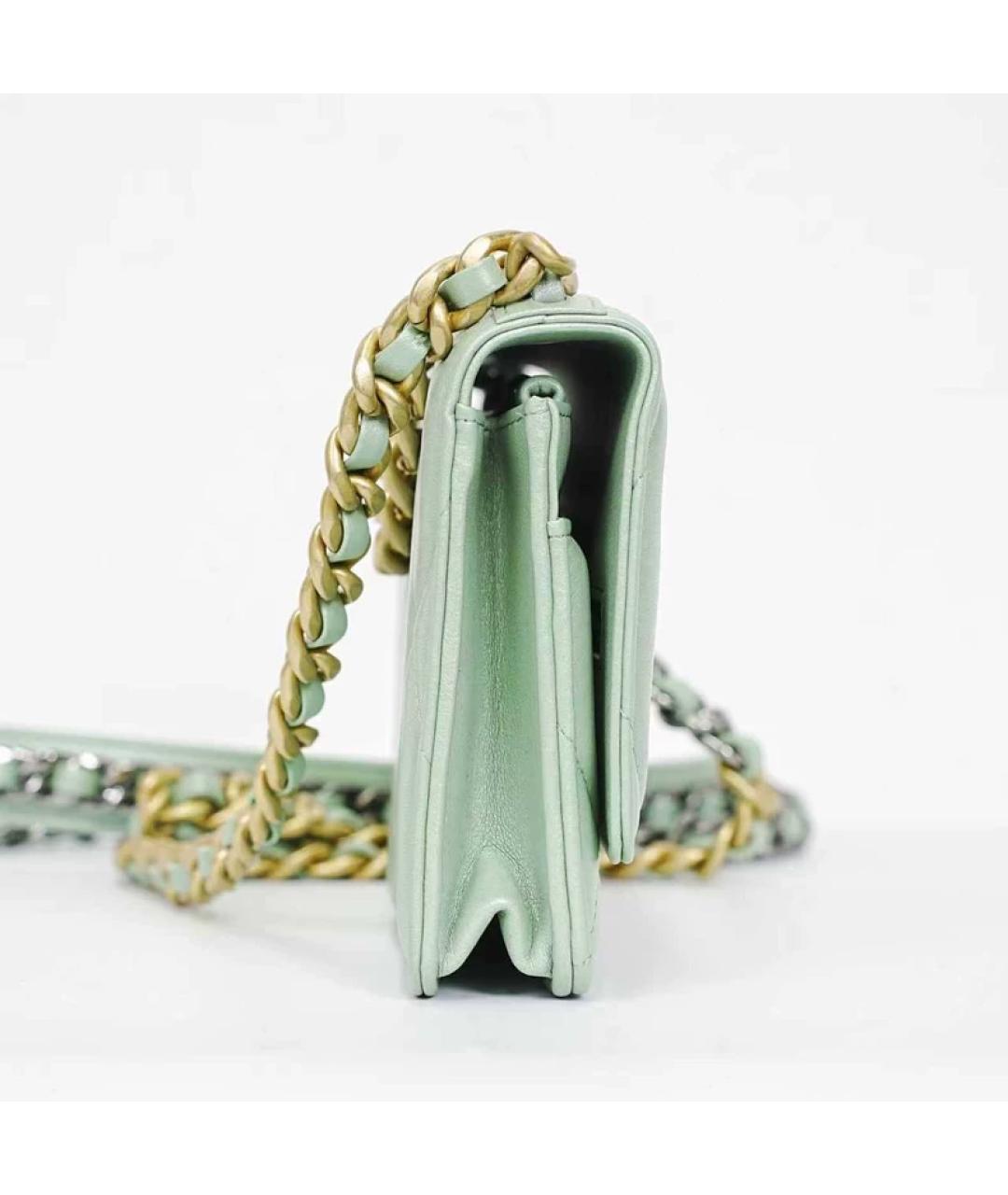 CHANEL Зеленая кожаная сумка с короткими ручками, фото 3