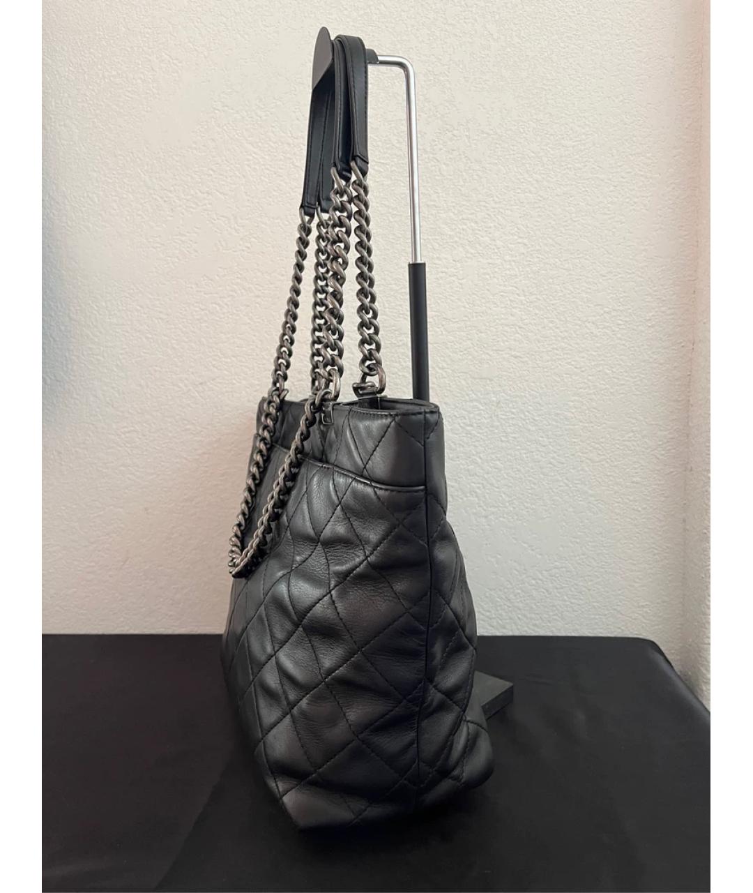 CHANEL Черная кожаная сумка с короткими ручками, фото 2