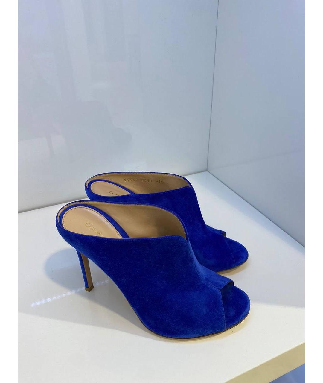 GIANVITO ROSSI Синие замшевые мюли, фото 4