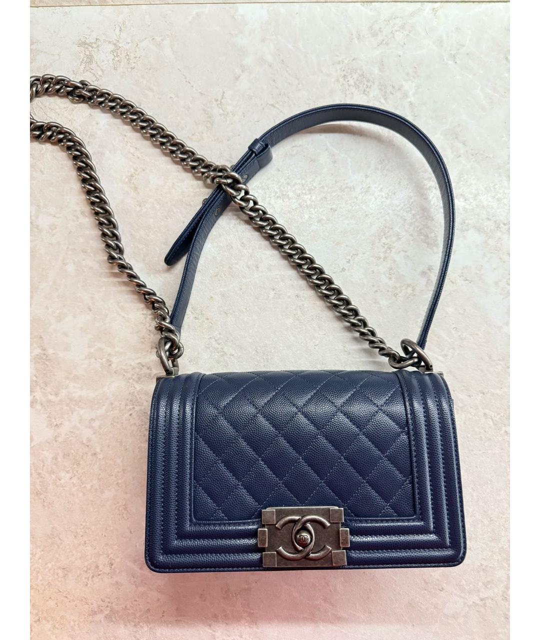 CHANEL Темно-синяя кожаная сумка через плечо, фото 5