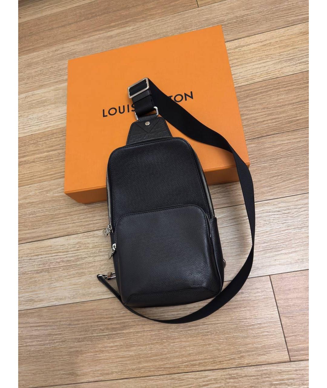 LOUIS VUITTON Черная кожаная сумка на плечо, фото 2