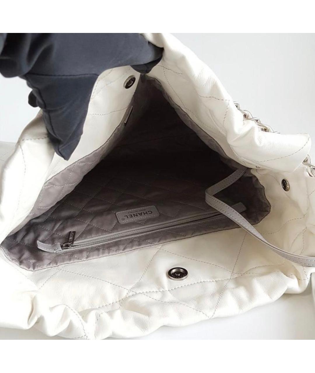 CHANEL Белая кожаная сумка через плечо, фото 5