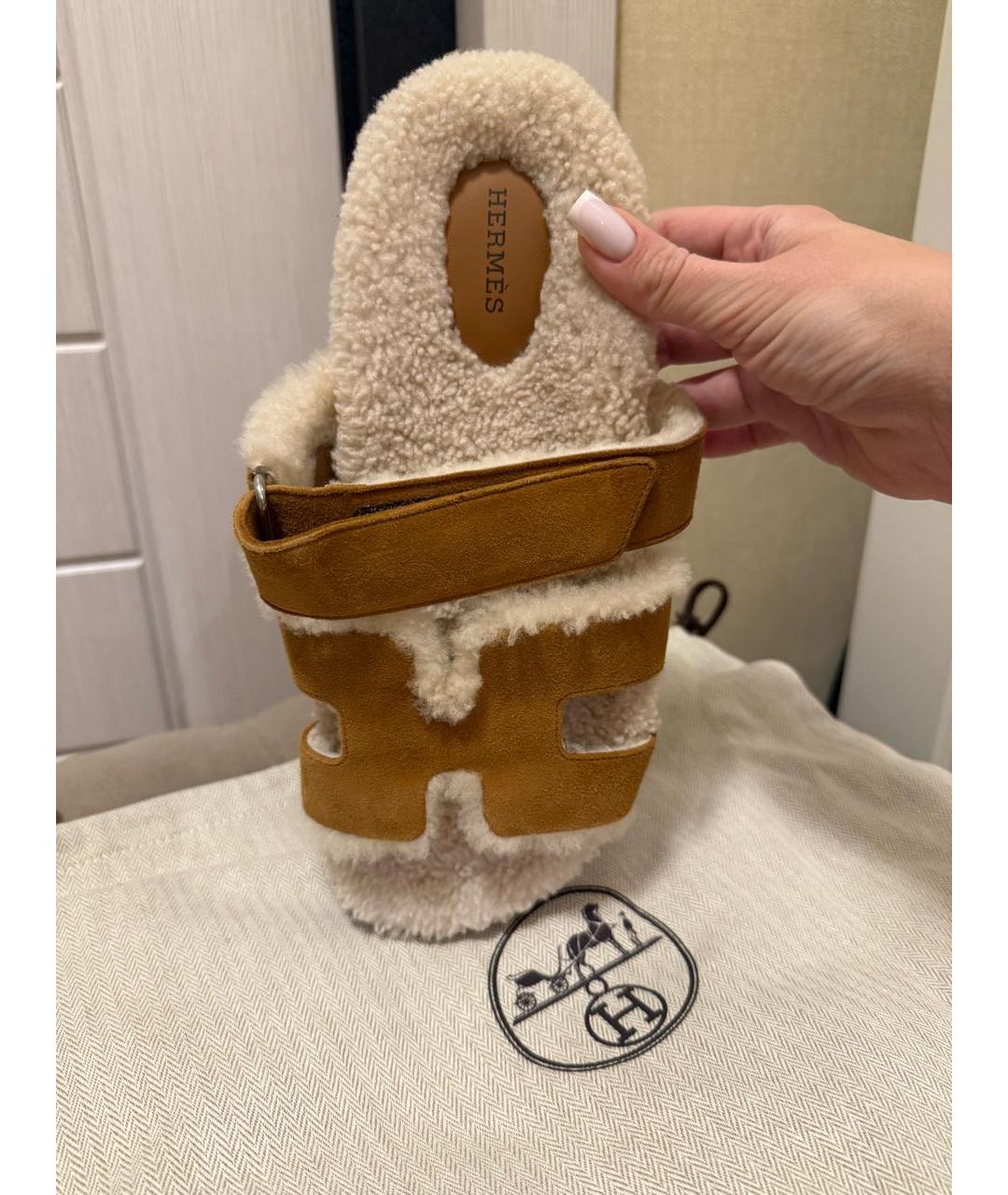 HERMES Бежевые замшевые шлепанцы, фото 5