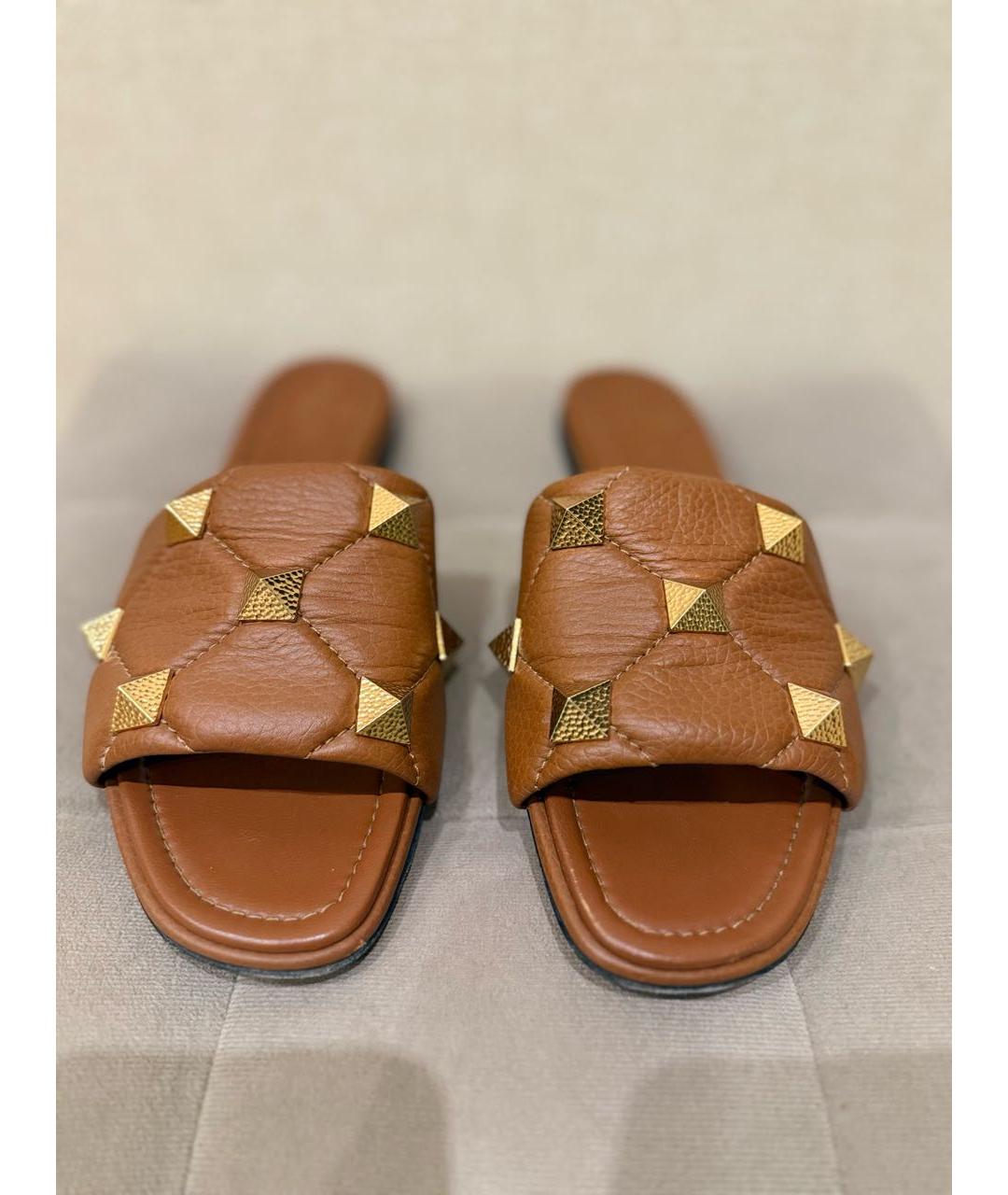 VALENTINO Бежевые кожаные шлепанцы, фото 2