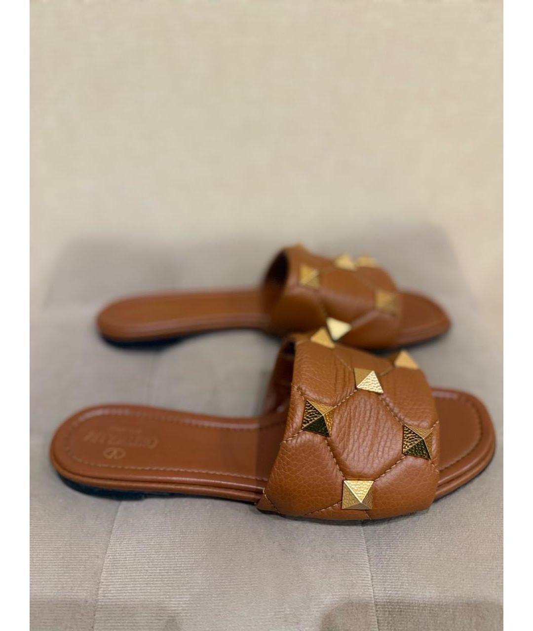 VALENTINO Бежевые кожаные шлепанцы, фото 10