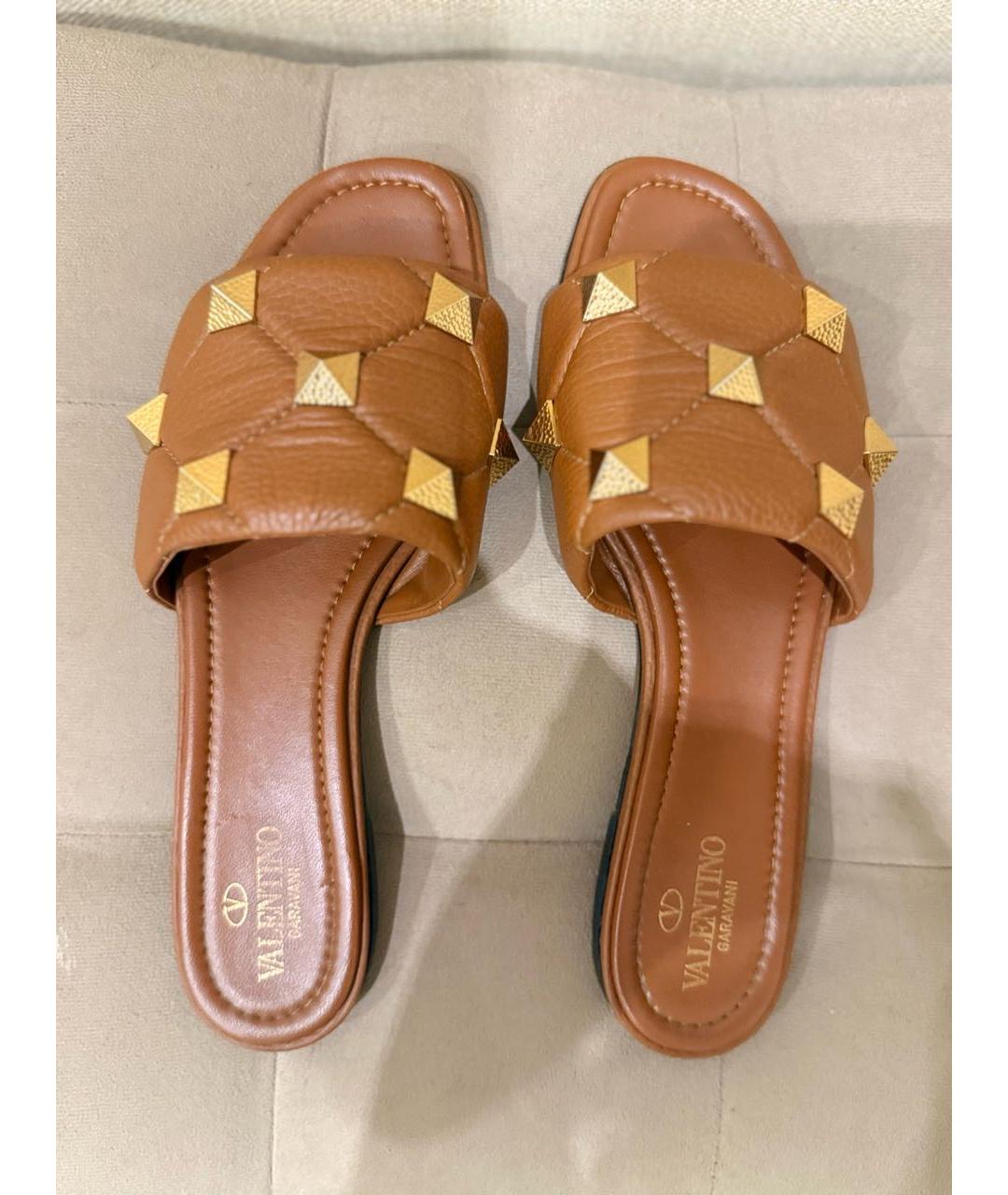 VALENTINO Бежевые кожаные шлепанцы, фото 3