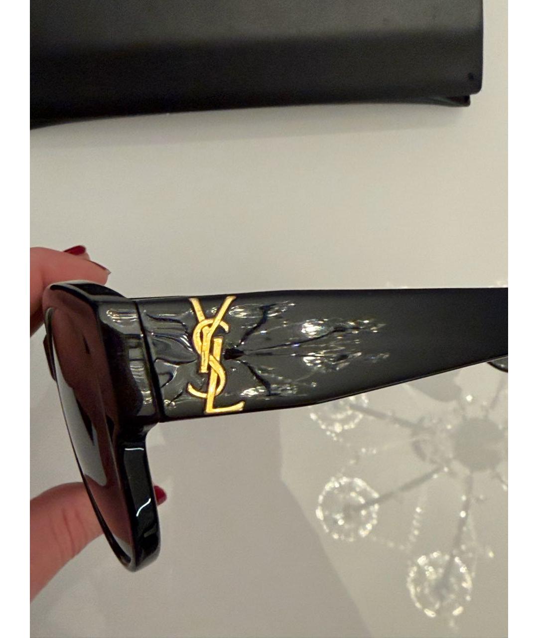YVES SAINT LAURENT BEAUTY Черные пластиковые солнцезащитные очки, фото 4