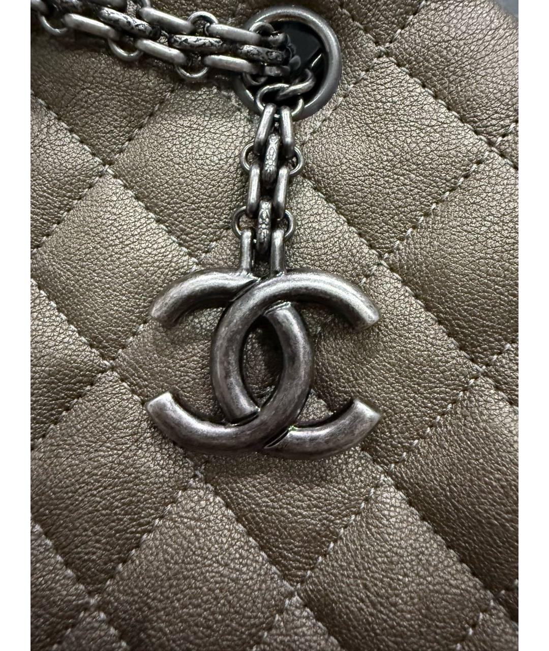 CHANEL Коричневая кожаная сумка с короткими ручками, фото 4