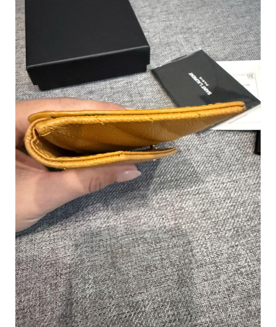 SAINT LAURENT Горчичный кожаный кошелек, фото 6