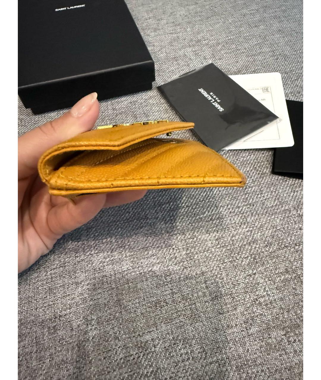 SAINT LAURENT Горчичный кожаный кошелек, фото 7