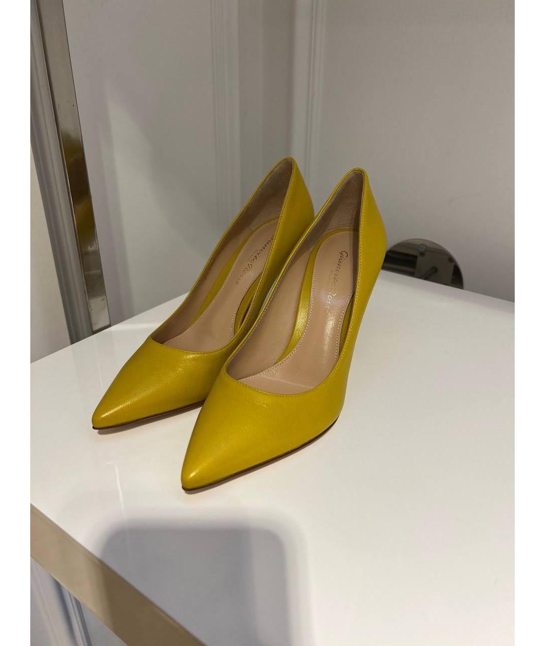 GIANVITO ROSSI Желтые кожаные туфли, фото 2