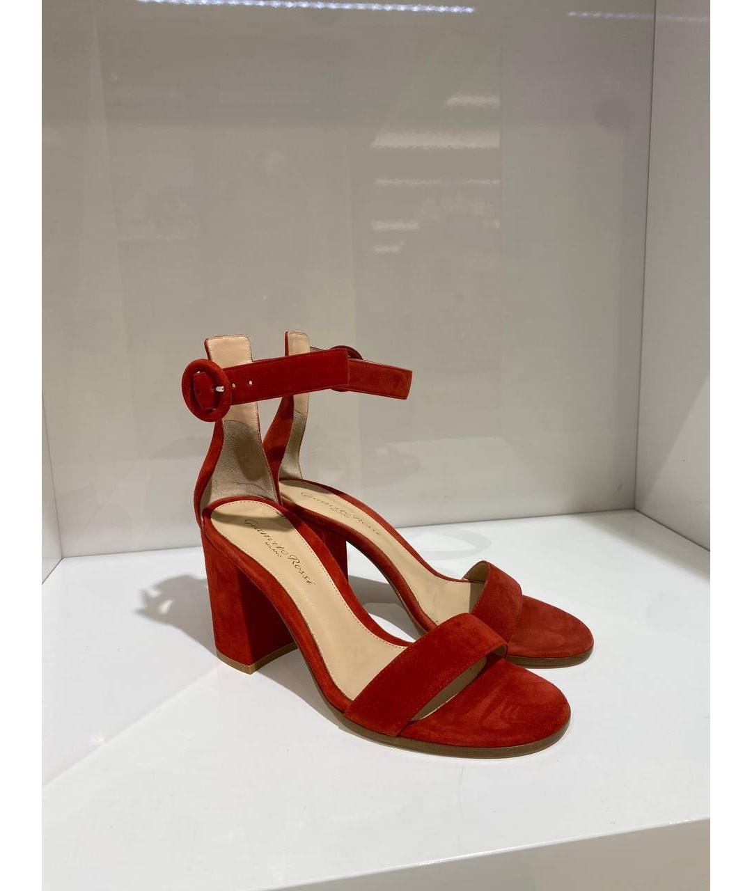 GIANVITO ROSSI Красные замшевые босоножки, фото 4