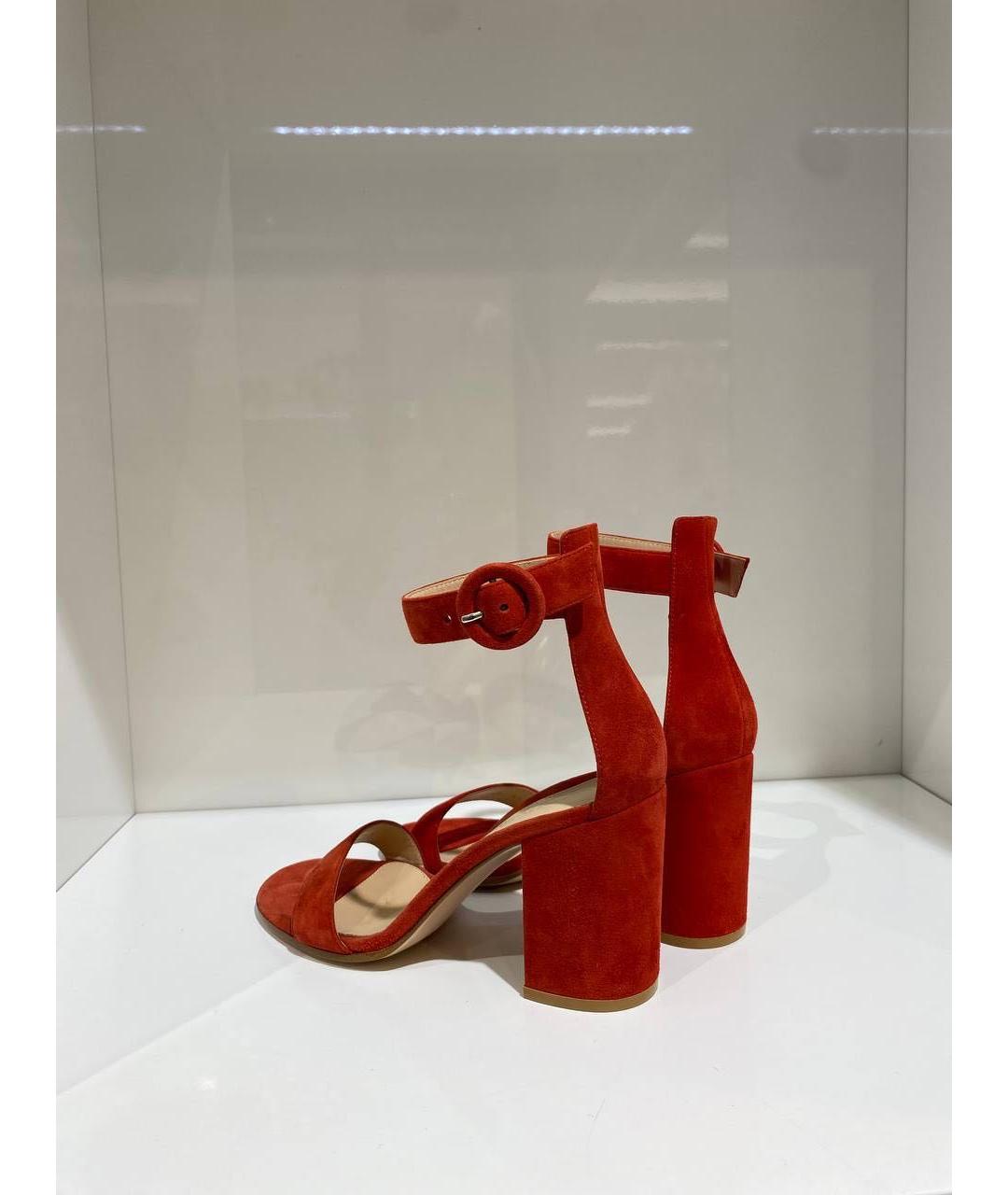 GIANVITO ROSSI Красные замшевые босоножки, фото 3