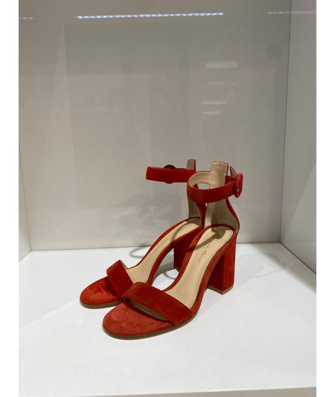 GIANVITO ROSSI Красные замшевые босоножки, фото 2