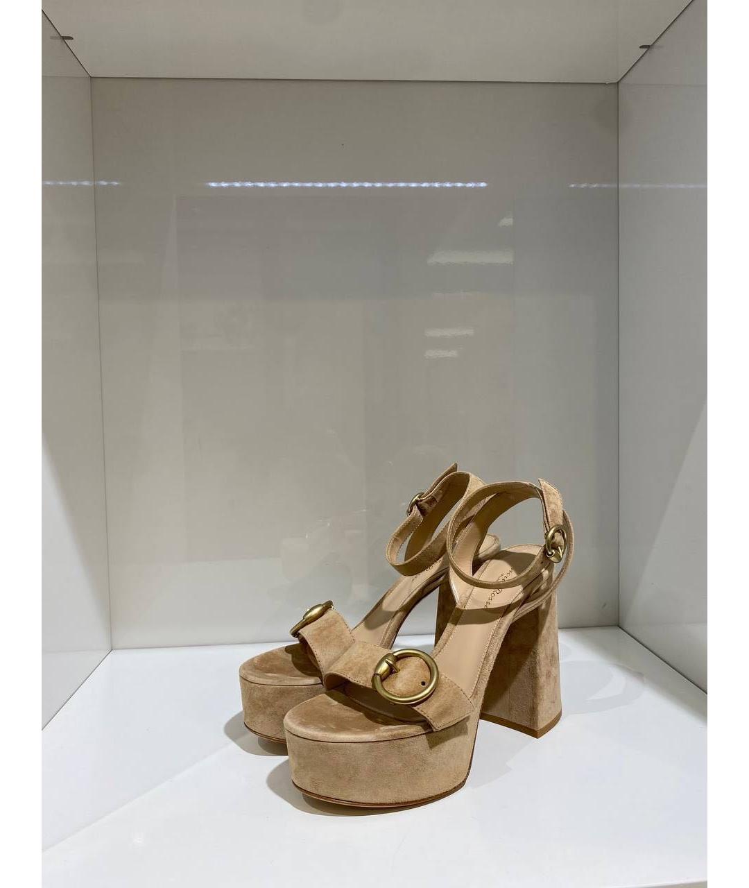 GIANVITO ROSSI Бежевые босоножки, фото 2