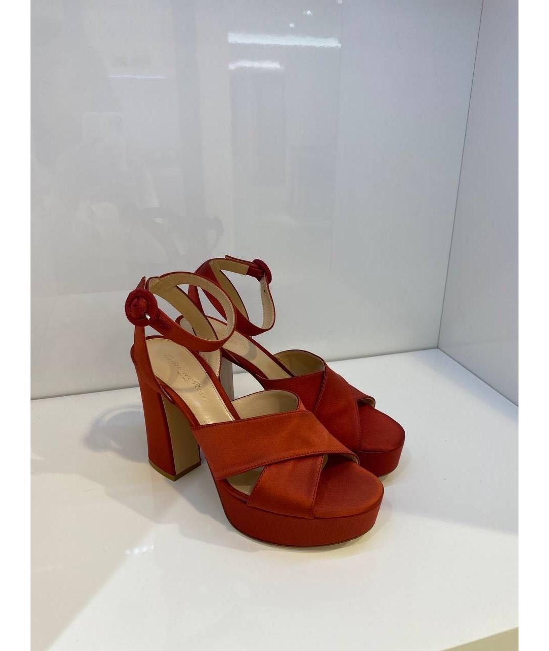 GIANVITO ROSSI Красные замшевые босоножки, фото 4