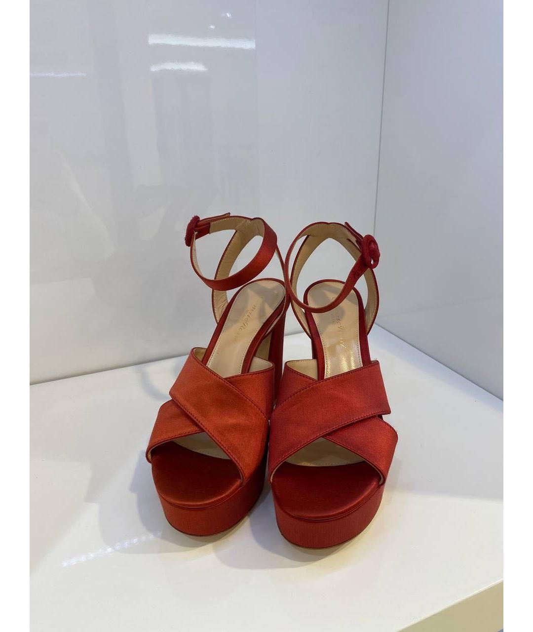 GIANVITO ROSSI Красные замшевые босоножки, фото 2