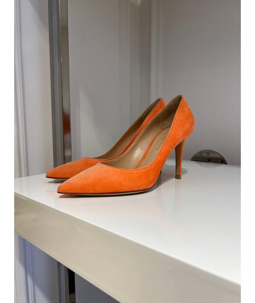 GIANVITO ROSSI Оранжевое замшевые туфли, фото 4