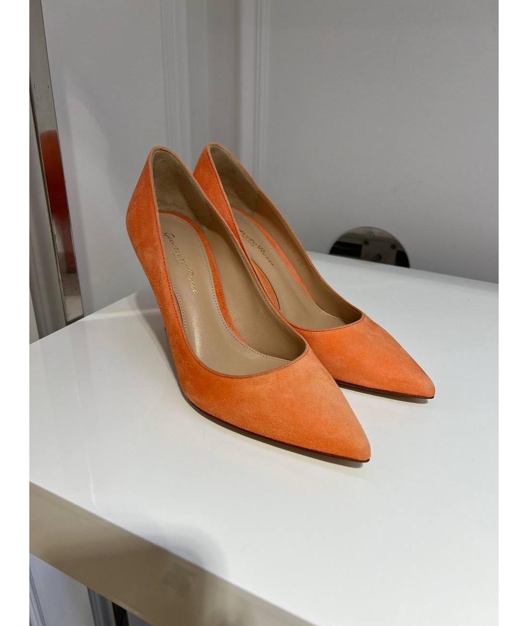 GIANVITO ROSSI Оранжевое замшевые туфли, фото 2