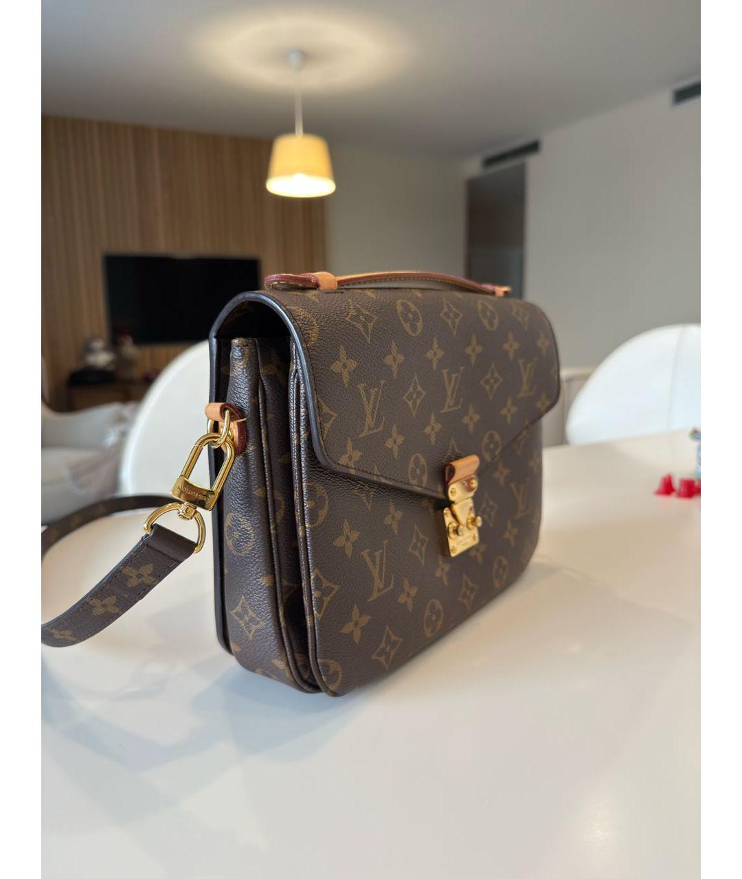 LOUIS VUITTON Коричневая сумка через плечо из искусственной кожи, фото 2