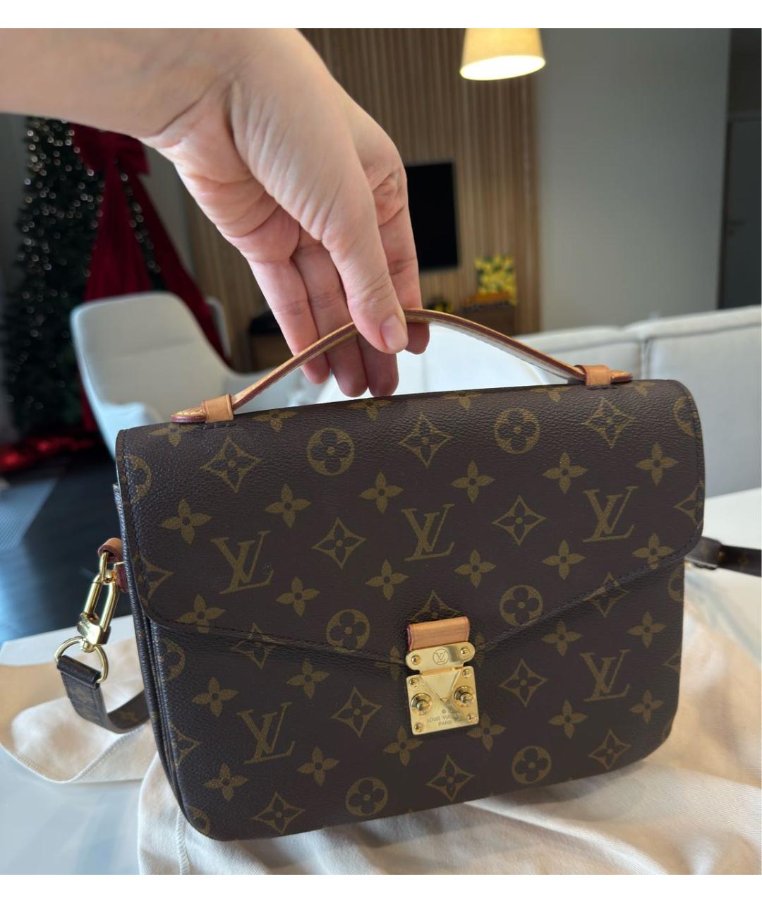 LOUIS VUITTON Коричневая сумка через плечо из искусственной кожи, фото 6