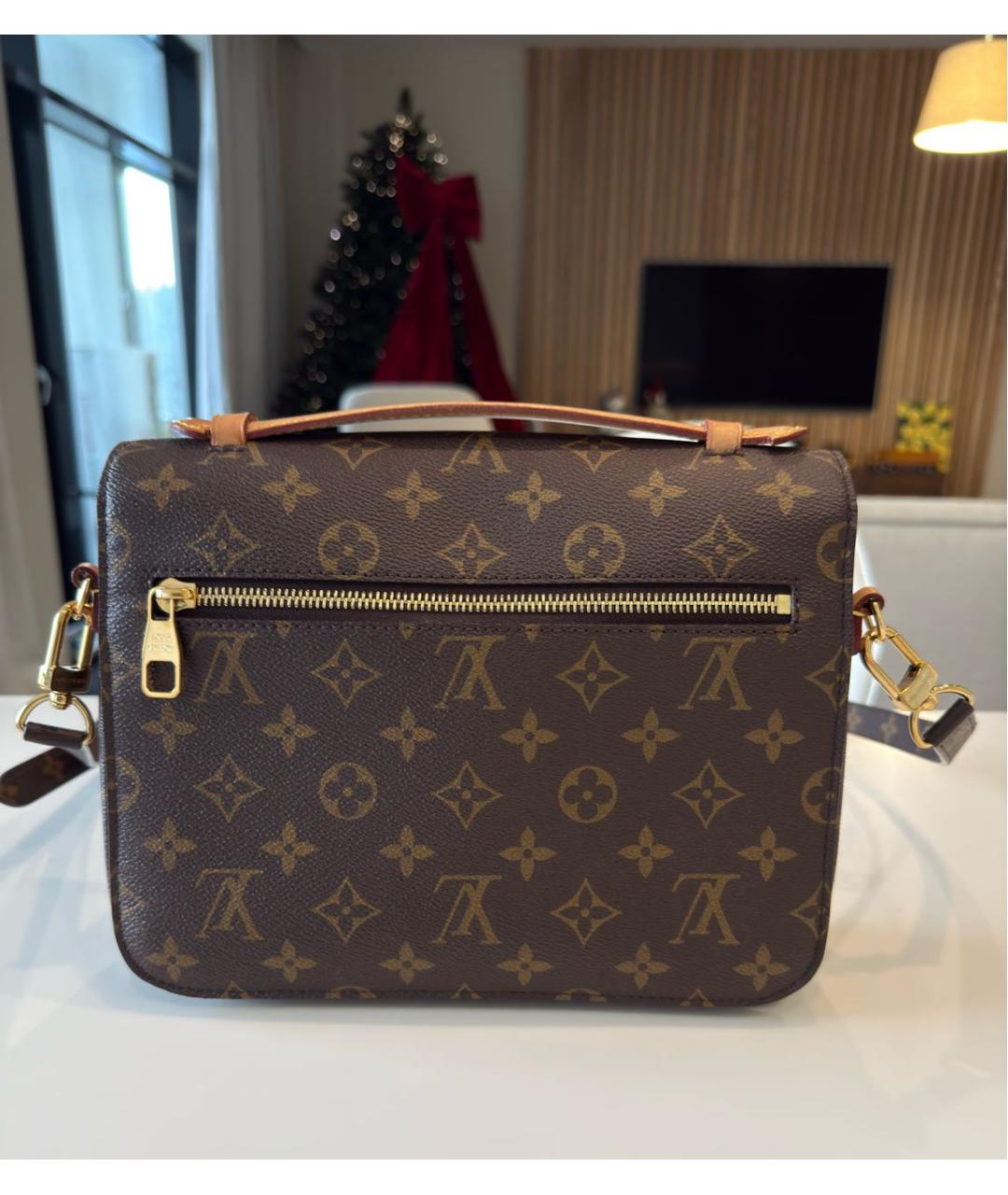 LOUIS VUITTON Коричневая сумка через плечо из искусственной кожи, фото 3