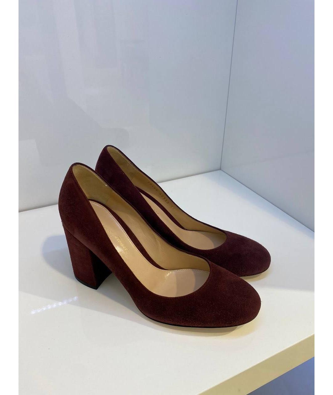 GIANVITO ROSSI Бордовые замшевые туфли, фото 4