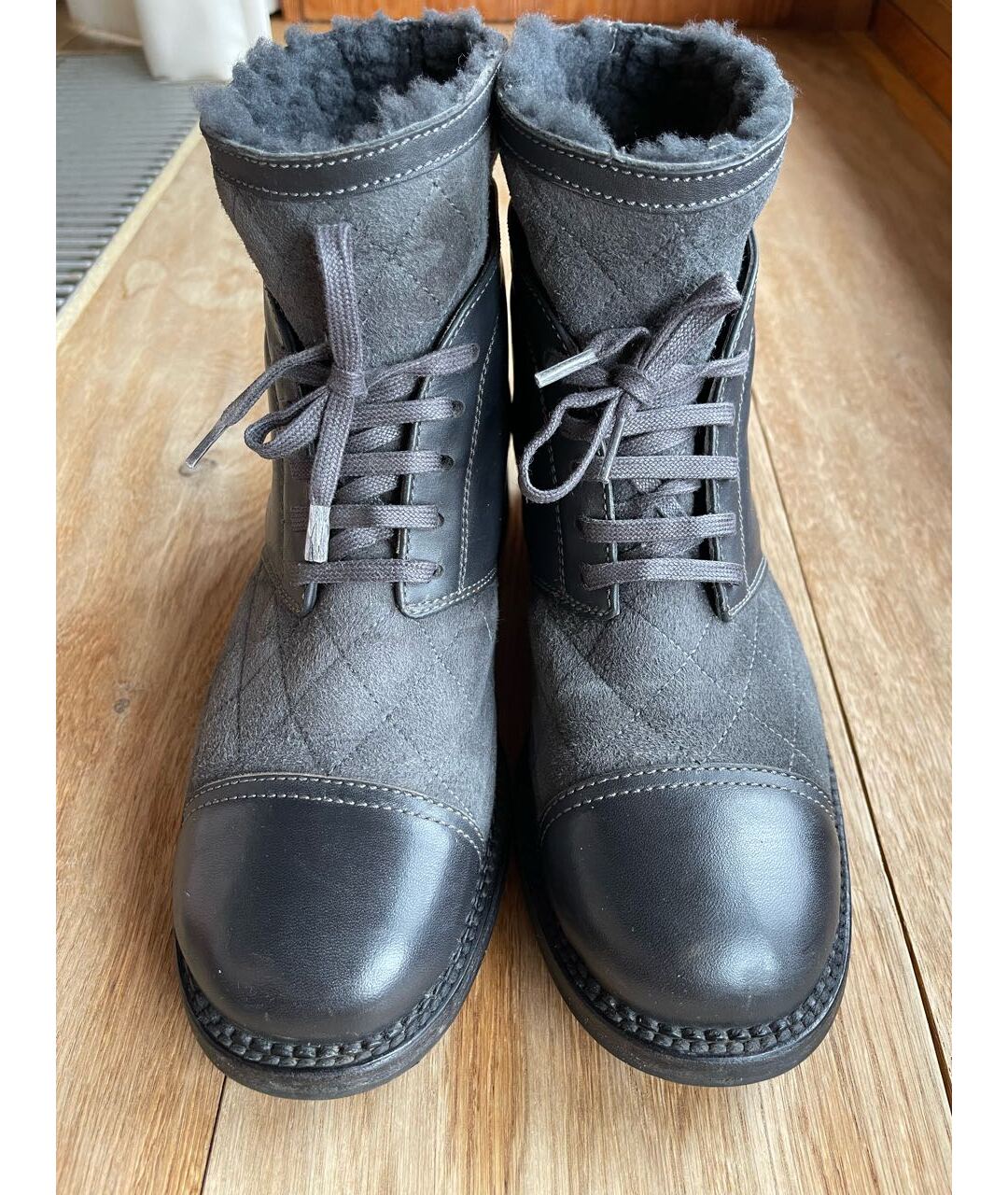 CHANEL Антрацитовые кожаные ботинки, фото 2