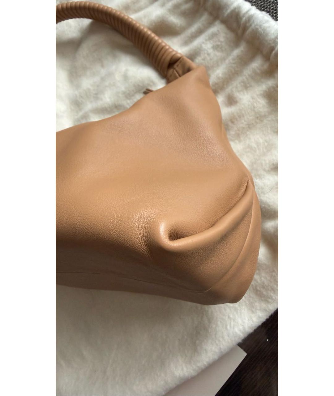 KHAITE Бежевая кожаная сумка с короткими ручками, фото 6