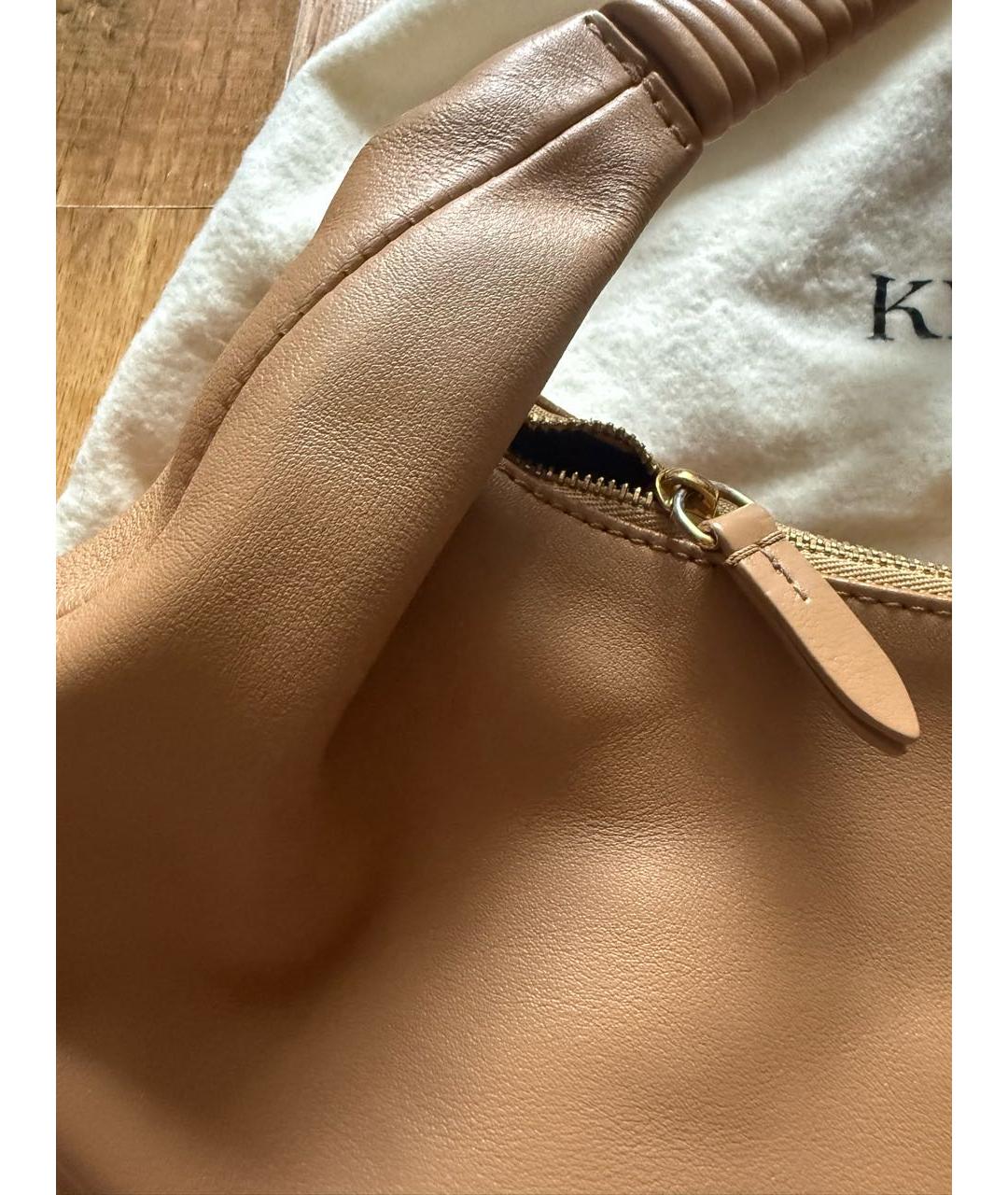 KHAITE Бежевая кожаная сумка с короткими ручками, фото 4