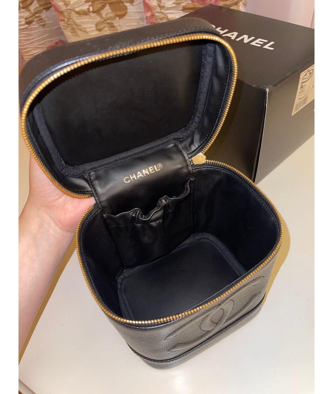 CHANEL Черная кожаная сумка с короткими ручками, фото 4